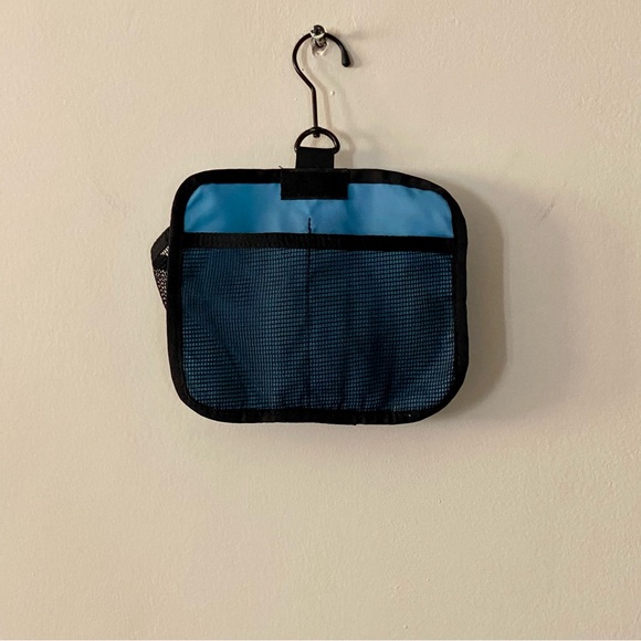 L.L. Bean Personal Organizer Toiletry Bag - Picture 10 of 12